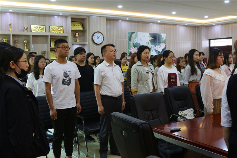 2018050709005513.jpg 公司师生观看纪念马克思诞辰200周年大会