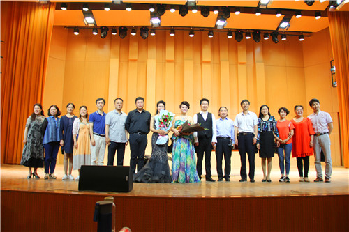 公司青年教师冯志东个人独唱音乐会亮相音乐厅