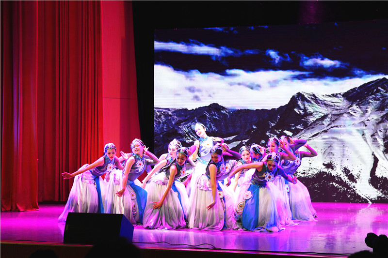 2018061211023311.jpg “谭山骊歌”欢送毕业生音乐文化周精彩纷呈