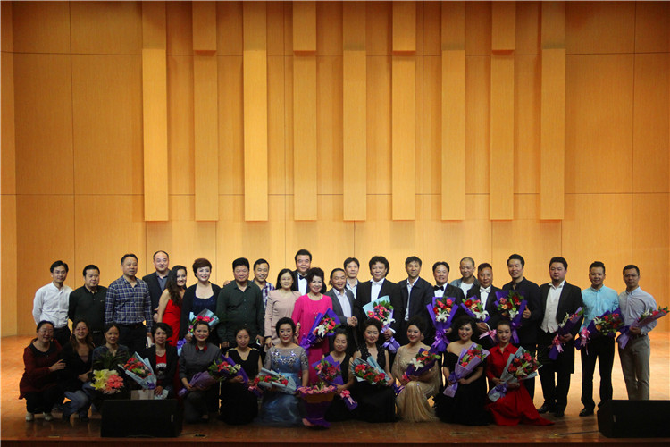 西安华美乐空中外歌剧GALA音乐会走进公司