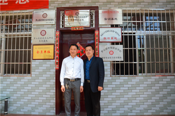 2017042413343025.jpg 公司研究生积极开展主题采风活动